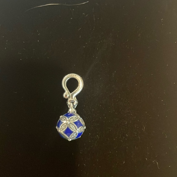 Pandora 2019 Black Friday charm - Picture 1 of 2